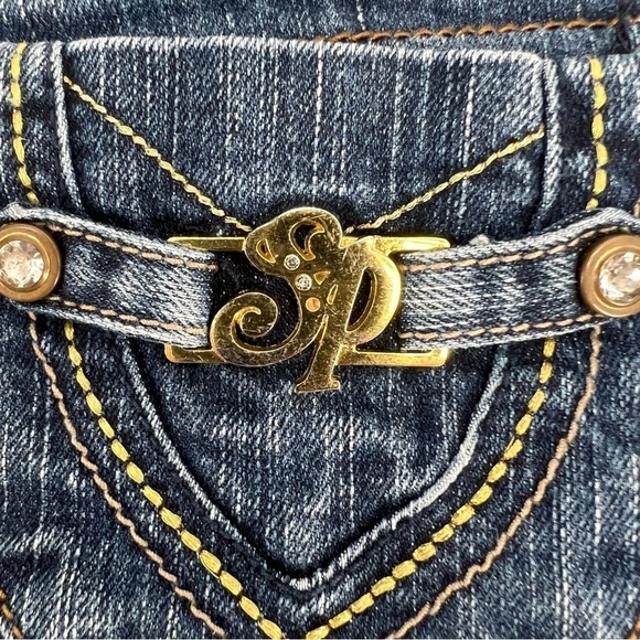 South Pole Jeans Co Embellished Cuffed Hem Shorts Size 13 Women’s - Picture 7 of 7